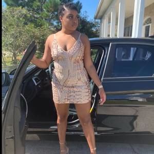 Meet your Posher, Dangela